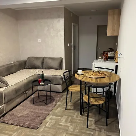 Masa Apartament